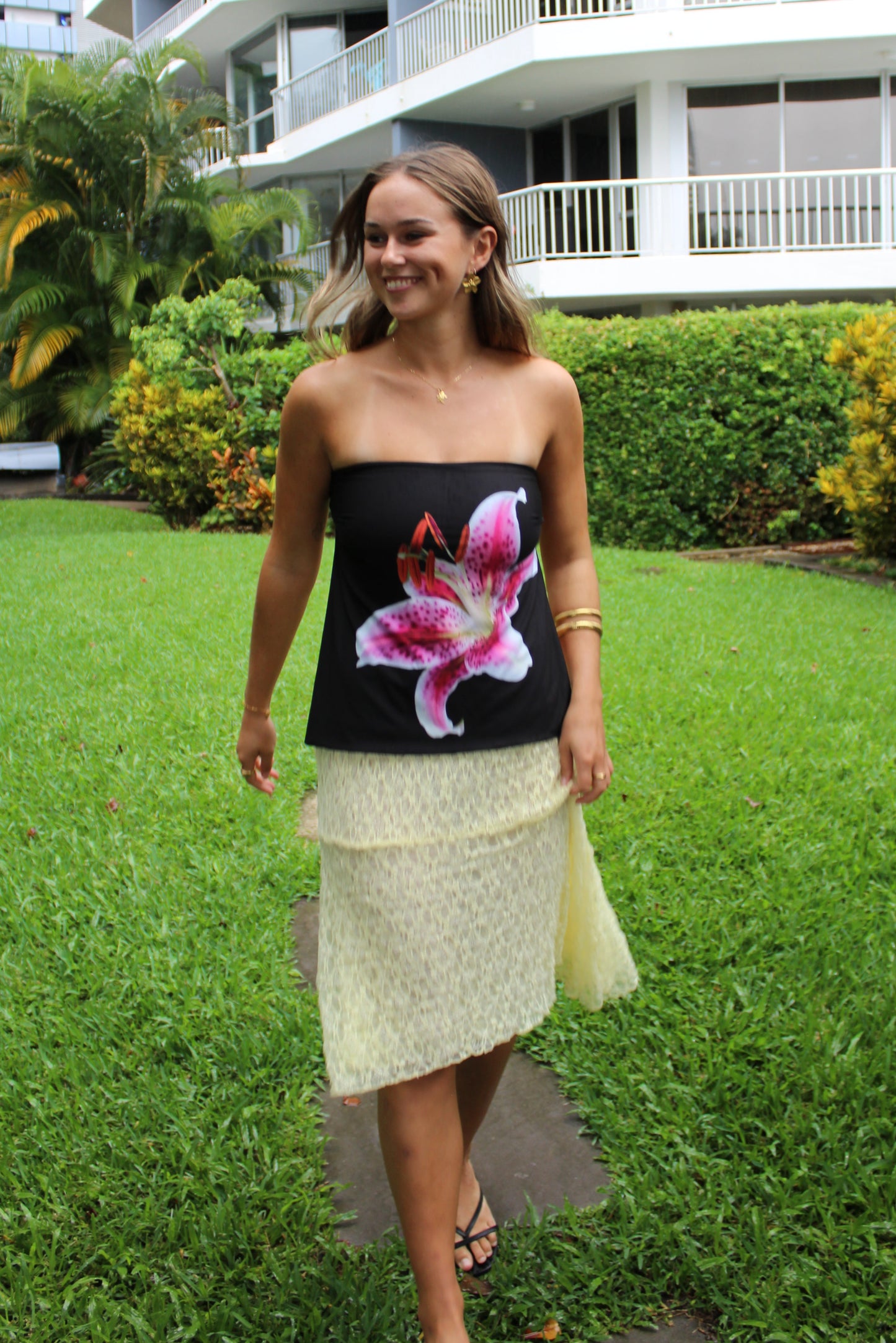 Reversible backless top